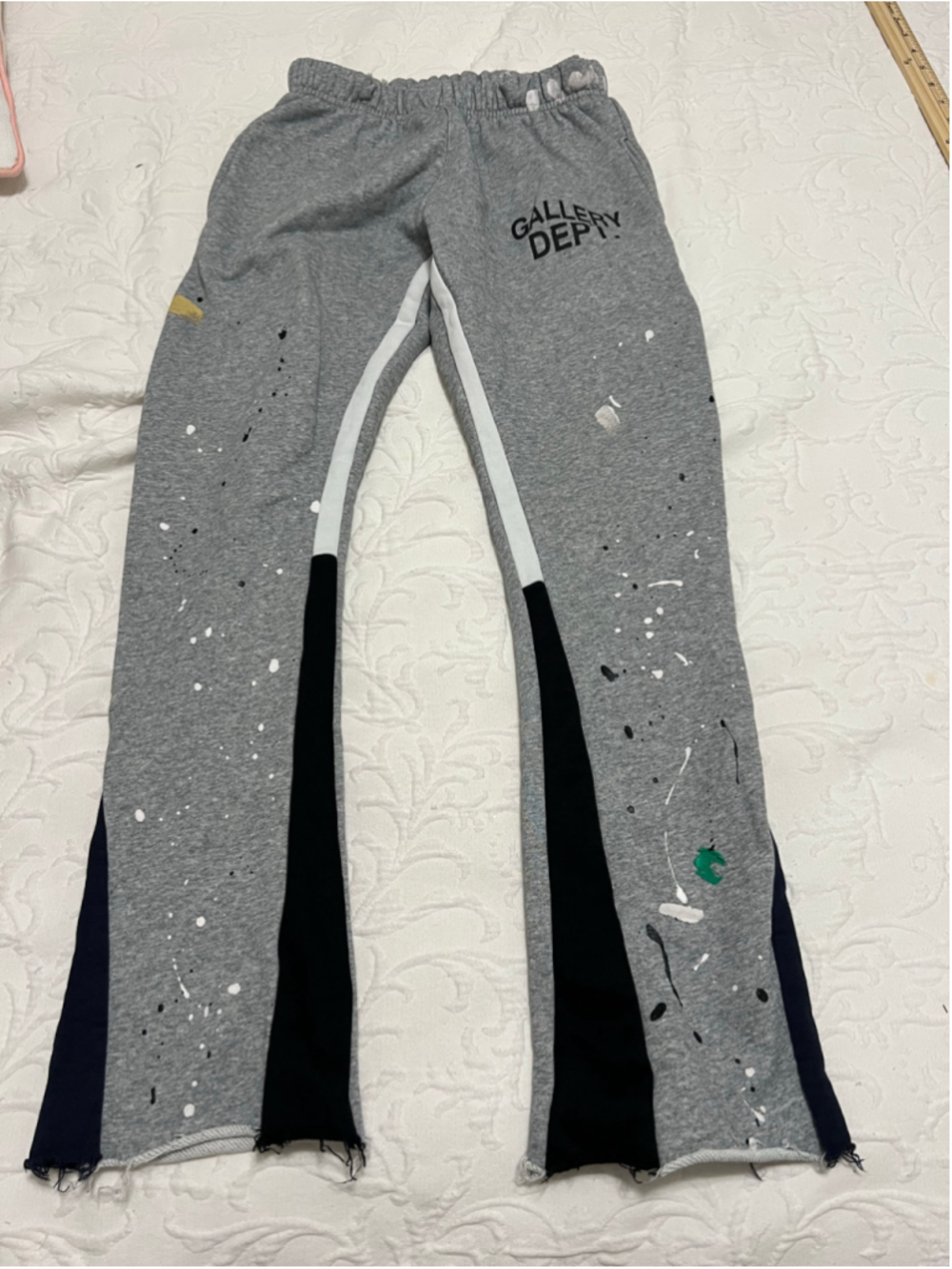 Men's Gallery Dept. Flare Sweatpants Size S Grey and Black Paint Splatter